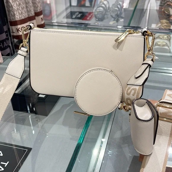 MICHAEL KORS
Jet Set Saffiano Leather Crossbody Bag with Case Apple Airpods Pro® - Picture 8 of 16